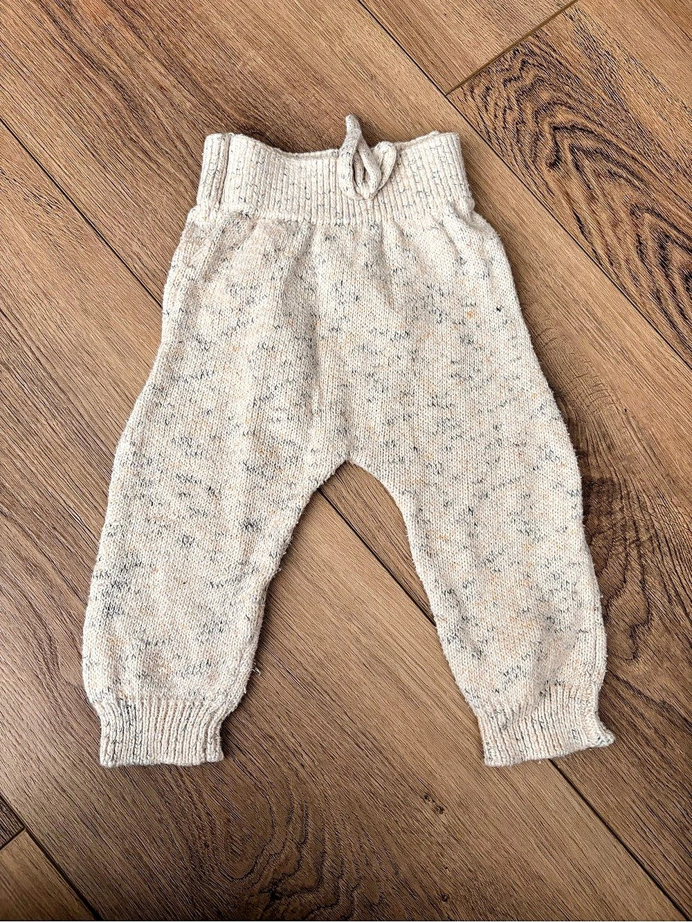 Kids Knit Jogger Pants in Cream Like New